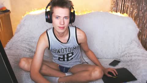 Snapshot of jealousangel chatting on 02.01.25 Angel online show from 02.01.25