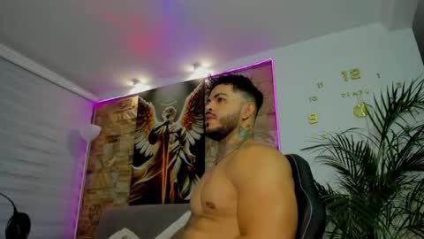 Jean  axelcrow       Modelo Independiente online show from 05.12.26