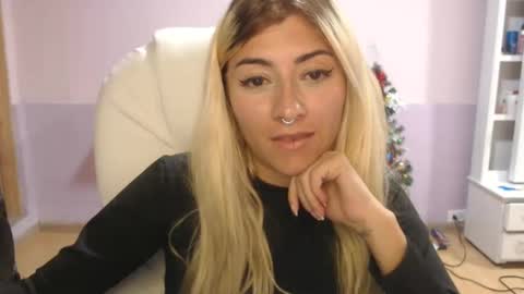 Snapshot of jean_monroe chatting on 02.08.25 Jean online show from 02.08.25