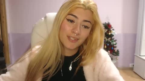 Snapshot of jean_monroe chatting on 03.02.25 Jean online show from 03.02.25