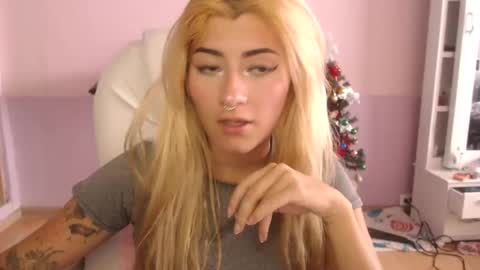 Snapshot of jean_monroe chatting on 03.12.25 Jean online show from 03.12.25