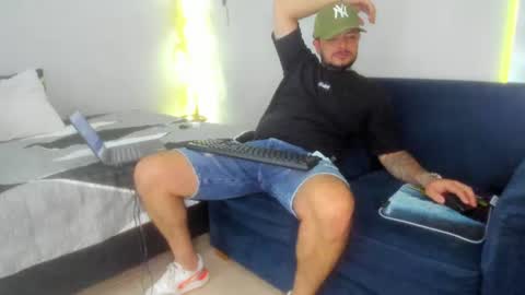 Snapshot of jeann_alex chatting on 06.30.26 Jean alex online show from 06.30.26