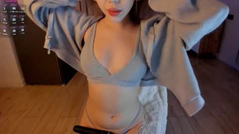 Snapshot of jee__son chatting on 12.23.25 jee__son online show from 12.23.25