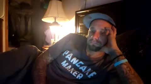 Snapshot of jeffersonjason438 chatting on 12.01.25 Doingitright online show from 12.01.25