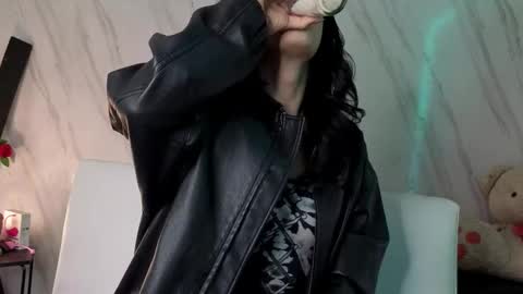 Snapshot of jeimy_garcia chatting on 10.15.25 Jeimy Garca online show from 10.15.25