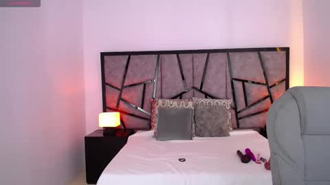 jeinnovemontenegr0 online show from 11.25.25