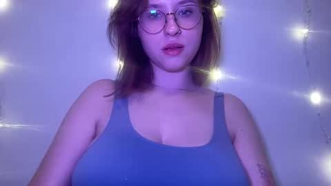 Snapshot of jelly_gum chatting on 12.18.24 Inna online show from 12.18.24
