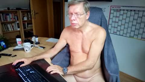 Snapshot of jemk2021 chatting on 11.10.25 jemk2021 online show from 11.10.25