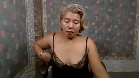 Snapshot of jemm36 chatting on 12.20.24 Jem online show from 12.20.24