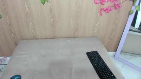 Jenelotizz online show from 06.16.26