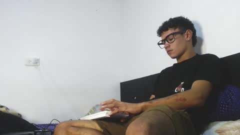 Snapshot of jenfrysuarez chatting on 11.27.25 jenfrysuarez online show from 11.27.25