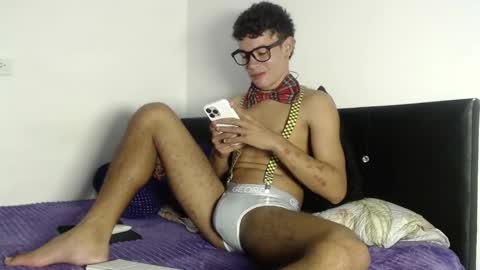 Snapshot of jenfrysuarez chatting on 12.01.25 jenfrysuarez online show from 12.01.25