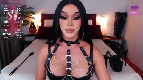 Snapshot of jenifers_body chatting on 06.09.26 Queen Jenifer online show from 06.09.26