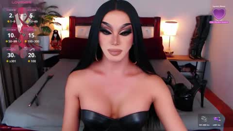 Snapshot of jenifers_body chatting on 07.04.26 Queen Jenifer online show from 07.04.26