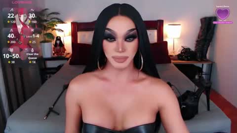 Snapshot of jenifers_body chatting on 07.08.26 Queen Jenifer online show from 07.08.26
