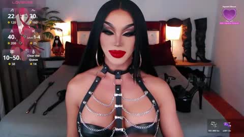 Snapshot of jenifers_body chatting on 07.26.26 Queen Jenifer online show from 07.26.26