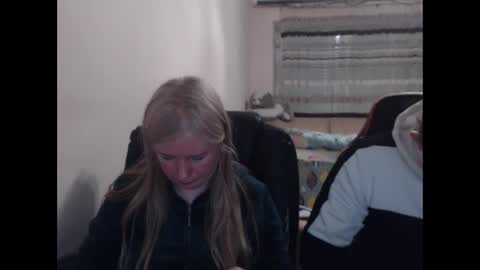 JenisAndPeter online show from 05.04.26