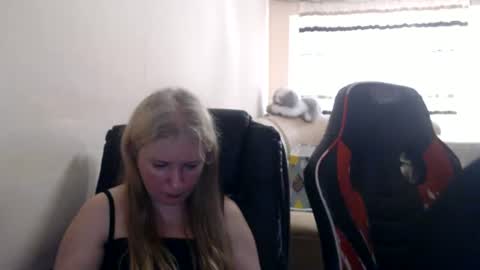 JenisAndPeter online show from 06.25.26