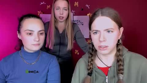 Snapshot of jenna_elayne chatting on 12.20.25 jenna_elayne online show from 12.20.25