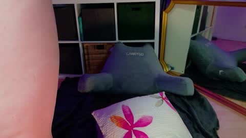 Snapshot of jenna_sxy19 chatting on 06.09.26 jennasxy19 online show from 06.09.26