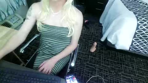 Snapshot of jennacd4life chatting on 12.21.24 Jenna Cross online show from 12.21.24