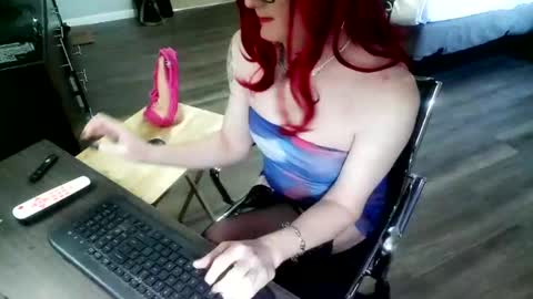 Snapshot of jennacd4life chatting on 03.09.25 Jenna Cross online show from 03.09.25