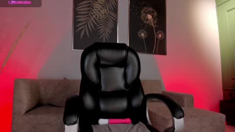 Snapshot of jennaolson chatting on 02.04.25 Jenna Olson online show from 02.04.25