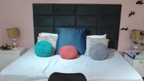 Snapshot of jenner_madison chatting on 10.31.25 jenner_madison online show from 10.31.25