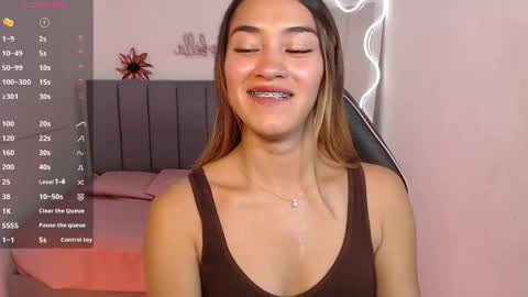 Snapshot of jenner_tay chatting on 05.23.26 jenner online show from 05.23.26