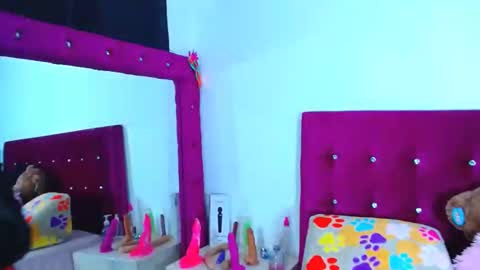 Snapshot of jenng18 chatting on 09.27.25 jenn online show from 09.27.25