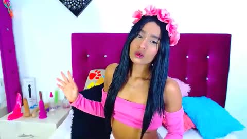 Snapshot of jenng18 chatting on 10.16.25 jenn online show from 10.16.25