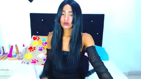 Snapshot of jenng18 chatting on 11.13.25 jenn online show from 11.13.25