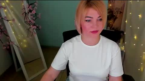Snapshot of jennifer_cuttie chatting on 06.19.26 Jennifer online show from 06.19.26