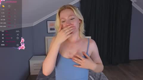 Snapshot of jennifer_mathis chatting on 10.03.25 jennifer_mathis online show from 10.03.25