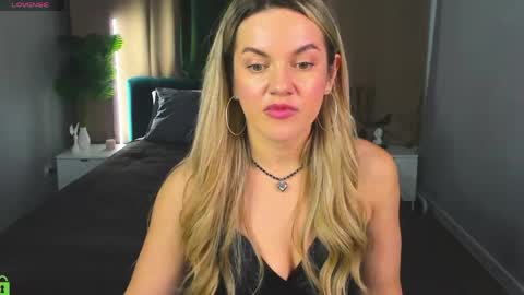 Jennifer Perezz online show from 04.27.26