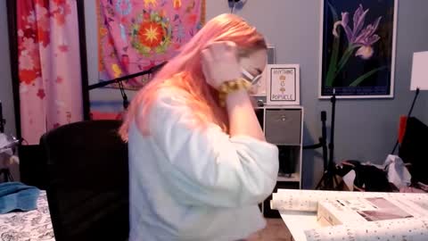 Snapshot of jennifergwen chatting on 02.27.25 Jennifer Gwen online show from 02.27.25