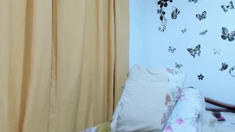 Snapshot of jenniferloveyou chatting on 09.28.25 jenniferloveyou online show from 09.28.25