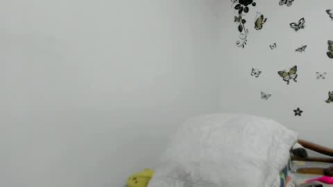 Snapshot of jenniferloveyou chatting on 04.28.26 jenniferloveyou online show from 04.28.26