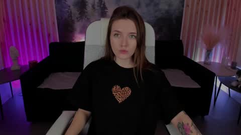 Snapshot of jennydens chatting on 02.26.25 Jenny NO Nude online show from 02.26.25