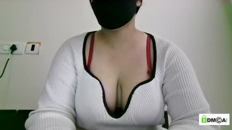 Snapshot of jennydolphin chatting on 06.27.26 Jenny online show from 06.27.26