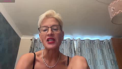 JennyHazel online show from 10.16.25