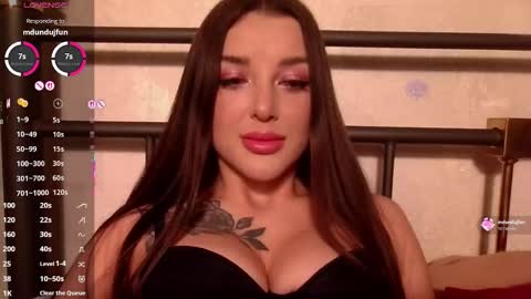 Snapshot of jennyruthjn chatting on 01.12.26 Jenny online show from 01.12.26