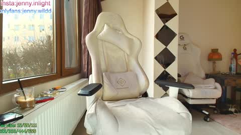 infamous blondiechloe.             Jennyjennywildd online show from 01.19.26