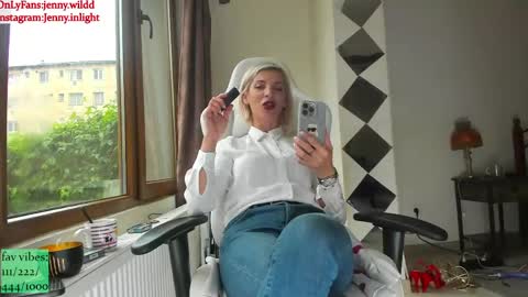infamous blondiechloe.             Jennyjennywildd online show from 05.18.26