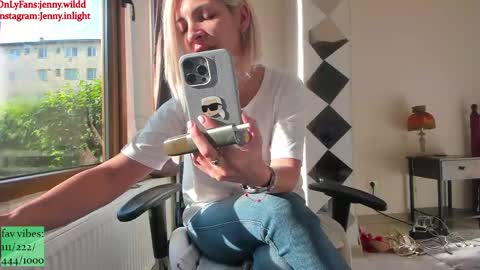infamous blondiechloe.             Jennyjennywildd online show from 05.19.26
