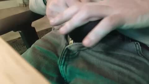 Snapshot of jeremie18cms chatting on 01.21.25 Machine  Sperme  online show from 01.21.25