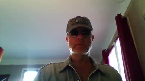 Snapshot of jerflor chatting on 04.14.26 jerflor online show from 04.14.26