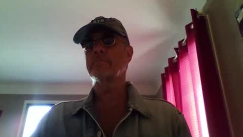 Snapshot of jerflor chatting on 04.20.26 jerflor online show from 04.20.26