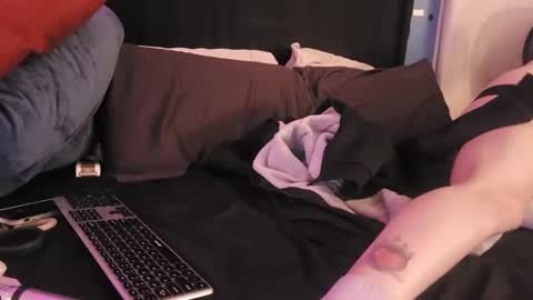 Snapshot of jerknoff247 chatting on 01.08.25 jerknoff247 online show from 01.08.25