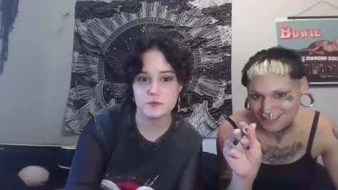 Snapshot of jessandpup chatting on 09.12.25 Jess and Pup online show from 09.12.25